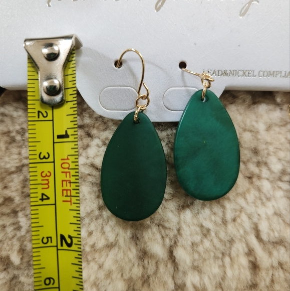 Green, Olive and Goldtone Statement Necklace with Earrings Set - Picture 15 of 15